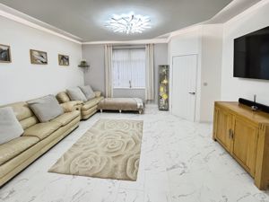 Lounge- click for photo gallery